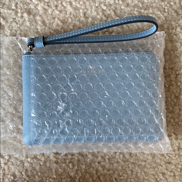 NWOT Coach wristlet. - Picture 6 of 6